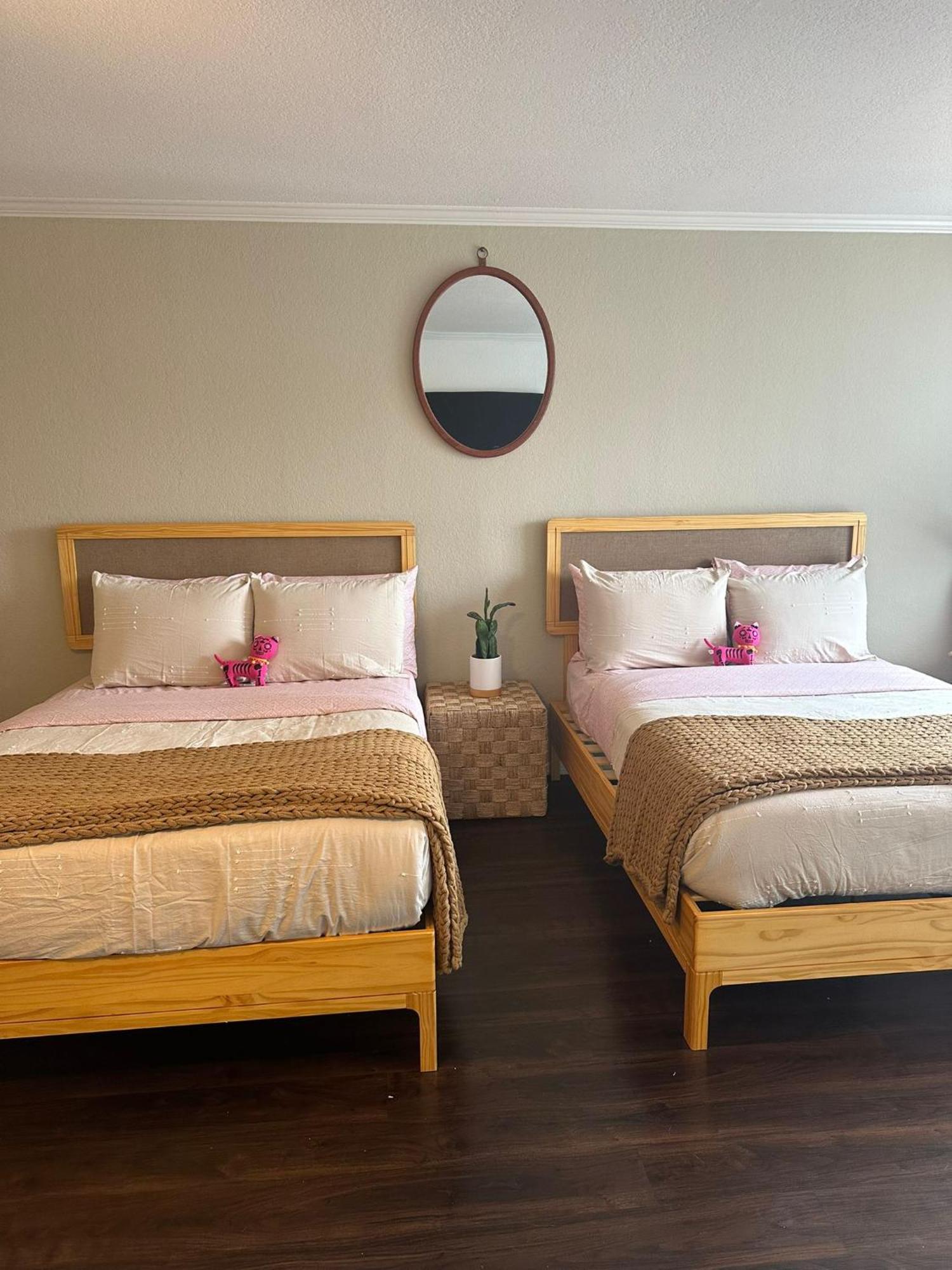 Loft Apartments At Hollywood Free Parking Close To Studios Universal Los Angeles Extérieur photo
